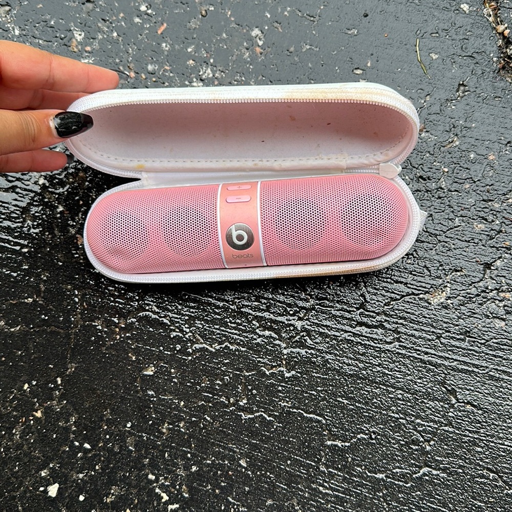 Nicki Minaj Beats Pill